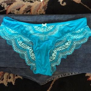 NWT Victoria’s Secret Blue lace panties sz M
